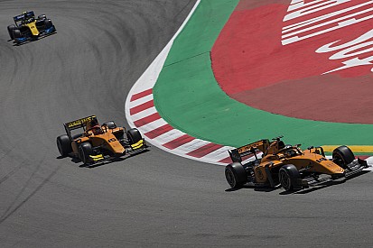 F2, Barcellona: Aitken e Boccolacci arretrati di tre posizioni in griglia nella Feature Race
