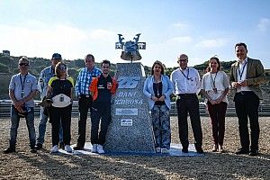 На трассе в Хересе открыли памятник в честь Педросы