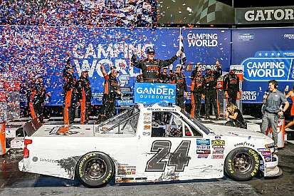 Brett Moffitt tops Brandon Jones for Chicagoland Truck win