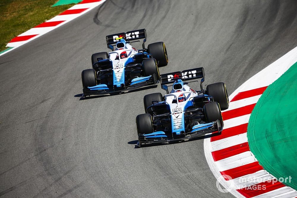 George Russell, Williams Racing FW42, leads Robert Kubica, Williams FW42