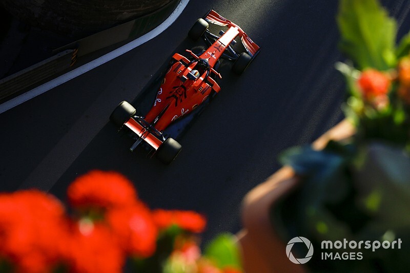 Vettel tagadja, hogy megtett volna egy lépést hátra, míg Leclerc előrébb került