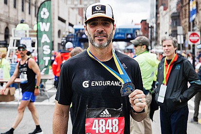 "Kann kaum noch gehen": Jimmie Johnson nach Boston-Marathon