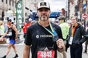 "Kann kaum noch gehen": Jimmie Johnson nach Boston-Marathon