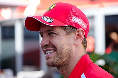 Vettel eindelijk op pole: "Zit vol adrenaline"