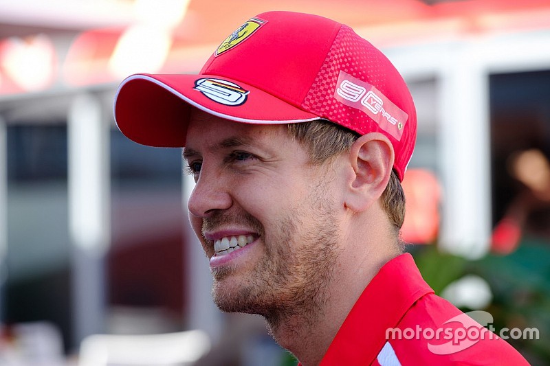 Vettel eindelijk op pole: "Zit vol adrenaline"