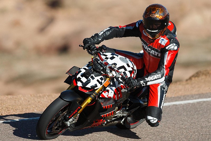 Tragedia alla Pikes Peak: è morto il pilota della Ducati Carlin Dunne