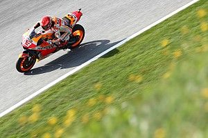 Un nouveau réservoir pour économiser le bras de Márquez