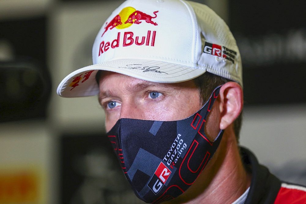 Ogier ponownie nie zapiął kasku