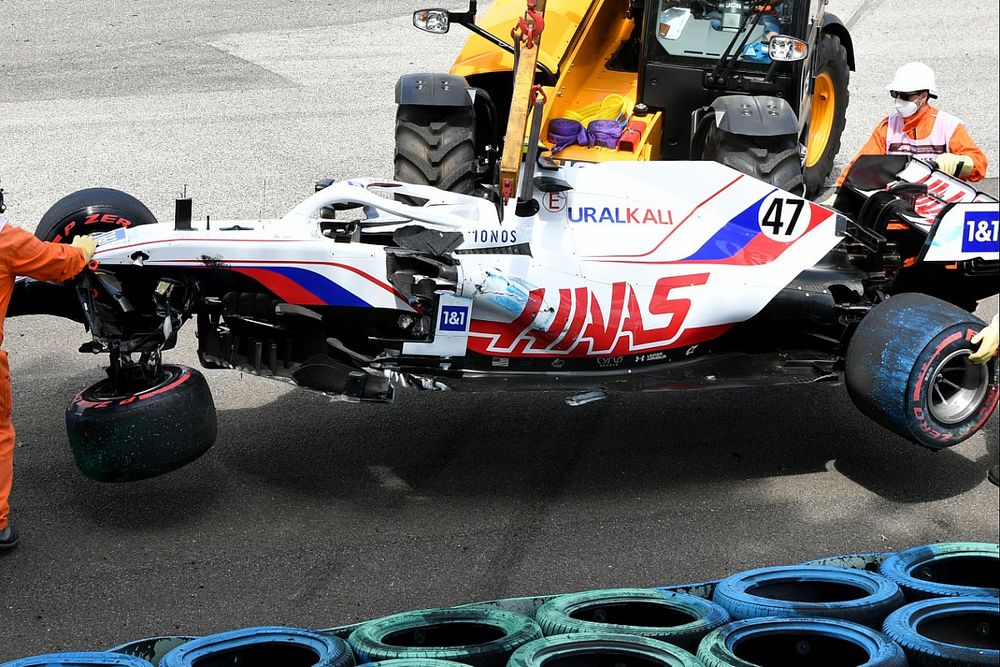 Экс-пилот Ф1 обвинил Haas в авариях Шумахера