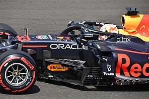Gunakan Ban Soft, Verstappen Lihat Kesempatan di Awal Lomba