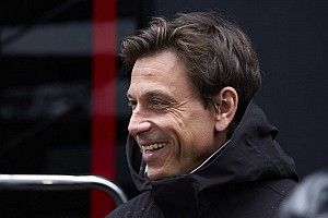 Wolff: "Bottas meritava di rimanere. Russell imparerà da Lewis"
