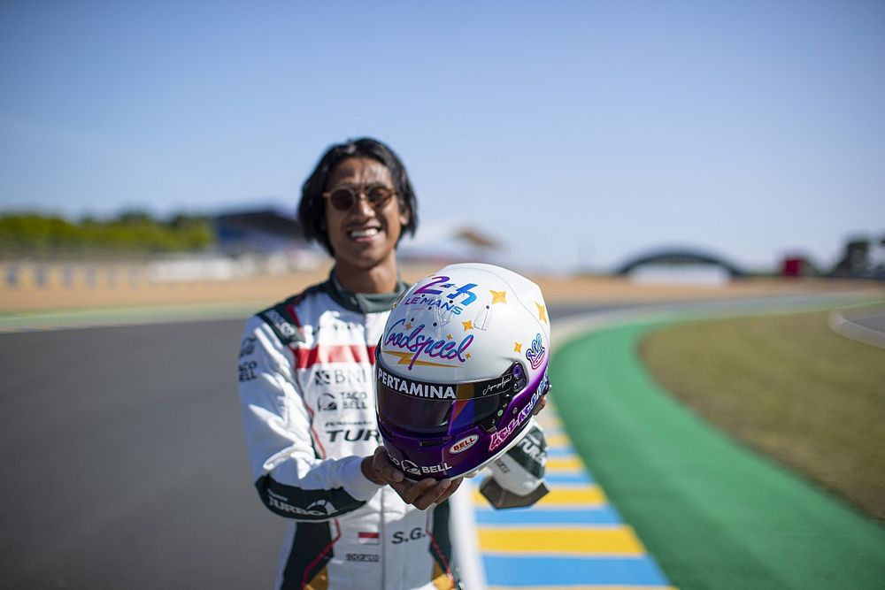 Sean Gelael Siapkan Helm Spesial untuk Le Mans 24 Hours 2021