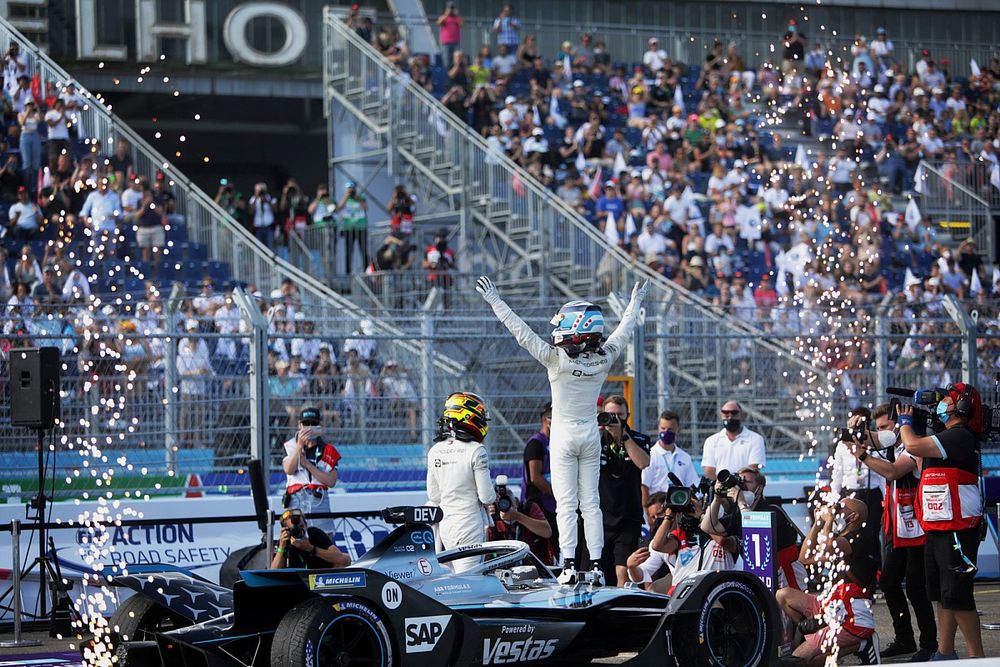 Le Champion du monde Nyck de Vries, Mercedes-Benz EQ