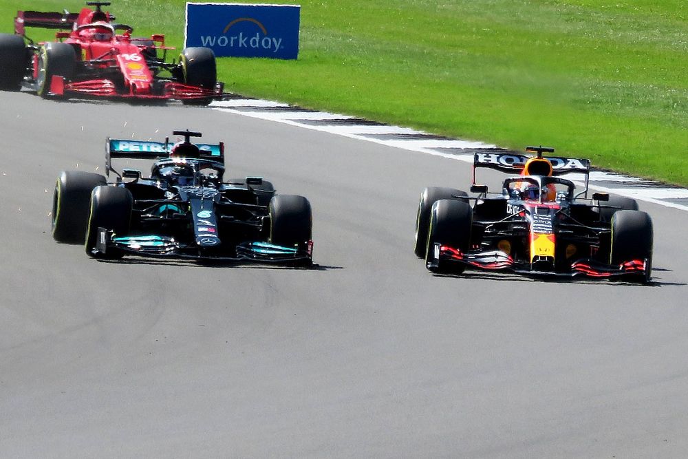 Lewis Hamilton, Mercedes W12, Max Verstappen, Red Bull Racing RB16B