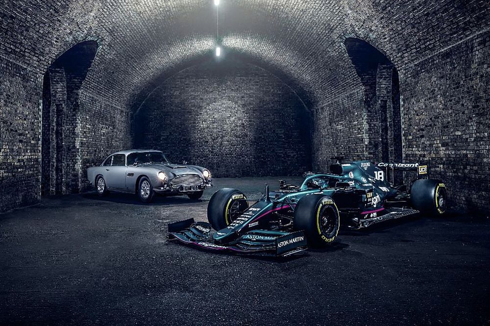 Aston Martin brengt op Monza saluut aan James Bond