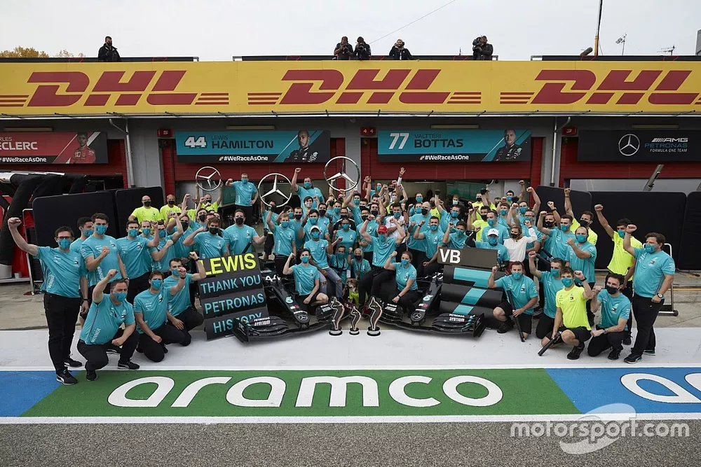 El equipo Mercedes-AMG F1 celebra el s&eacute;ptimo t&iacute;tulo de constructores