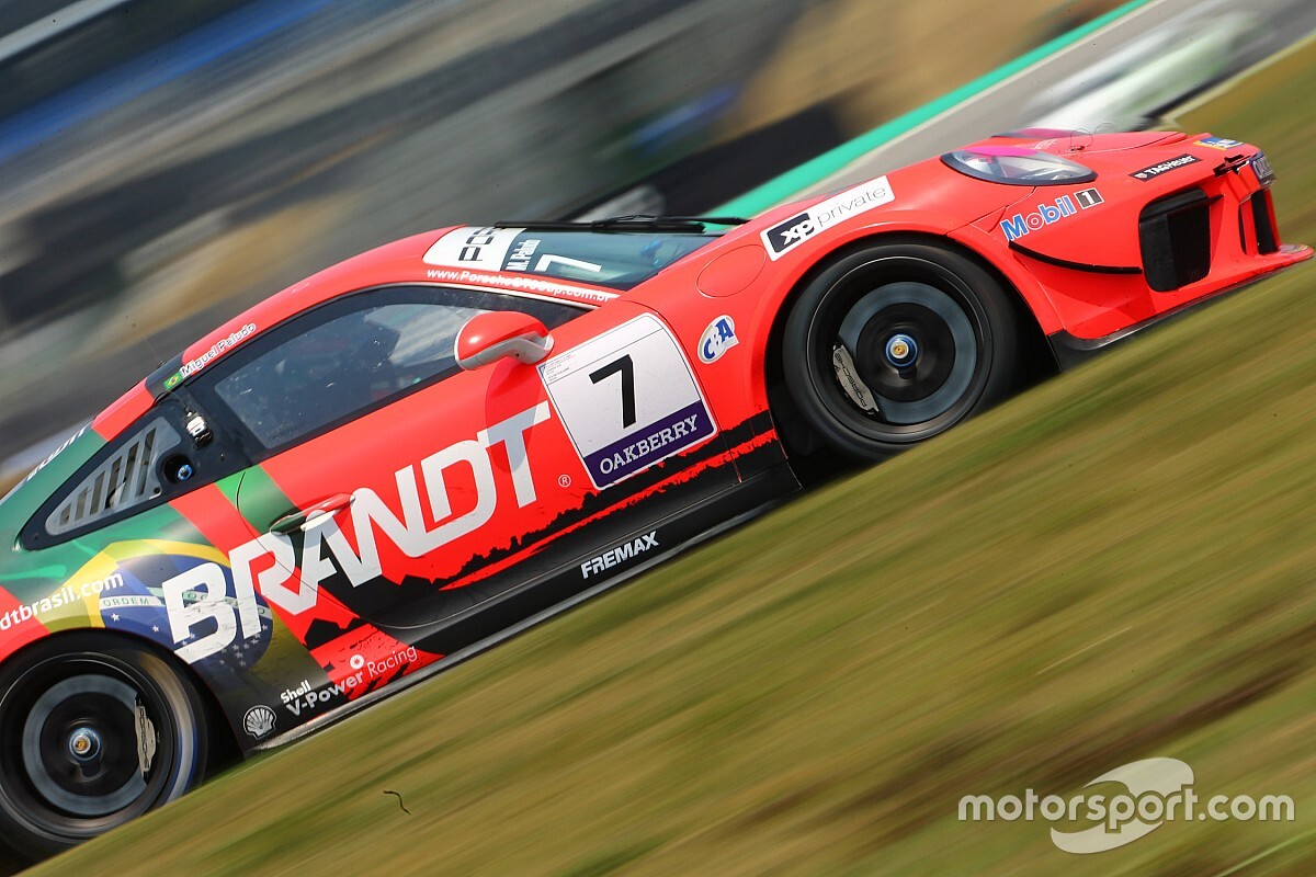 Porsche Carrera Cup: Miguel Paludo segura Enzo Elias e vence em Interlagos