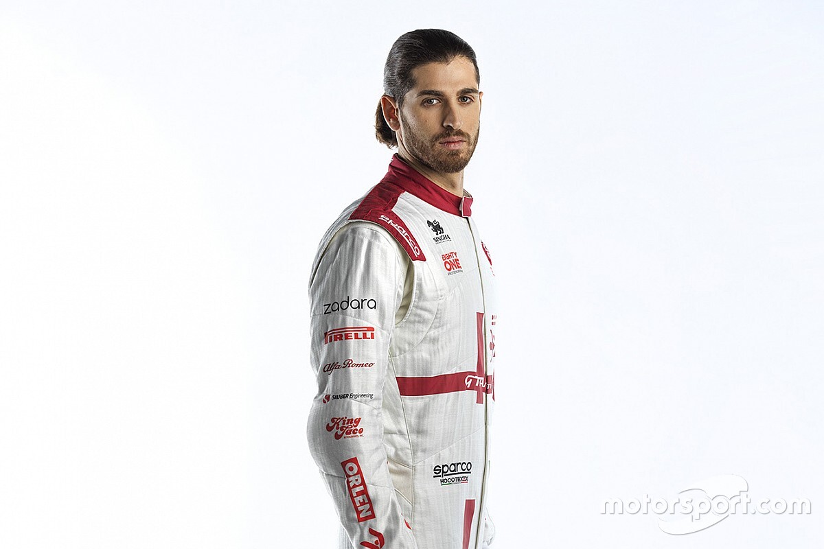 Giovinazzi Optimistis dengan Mesin Baru Alfa Romeo