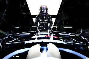 F1: Hamilton crava 99ª pole da carreira e larga na frente em Ímola