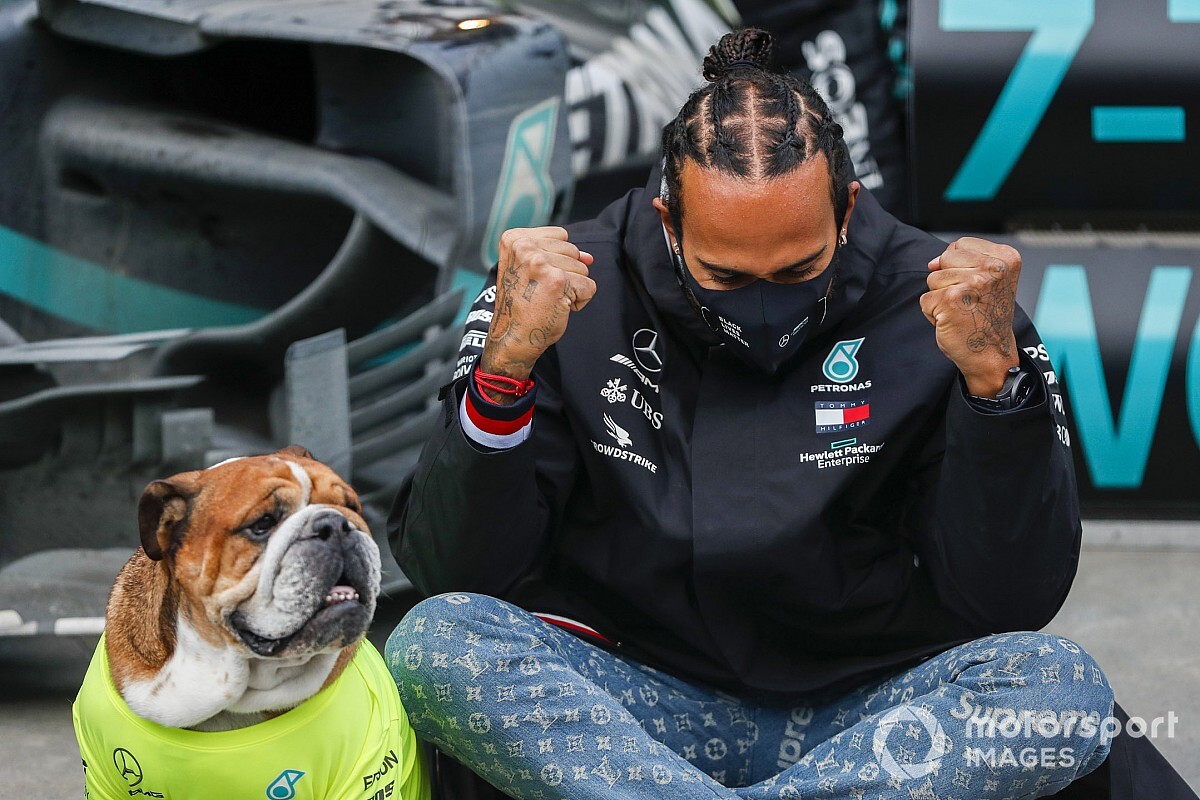 Hamilton prioriza 'tempo em casa' e menos viagens em novo contrato com Mercedes
