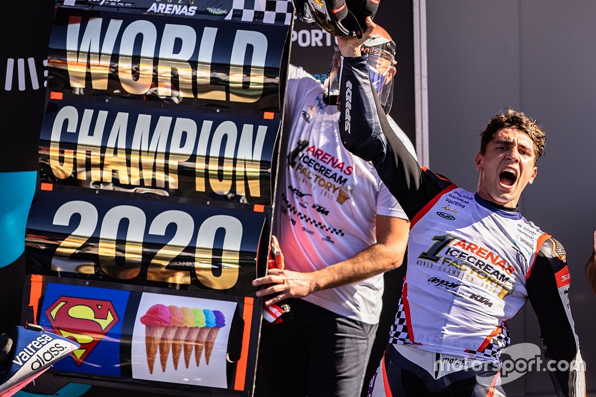 Albert Arenas sacré Champion du monde Moto3 !