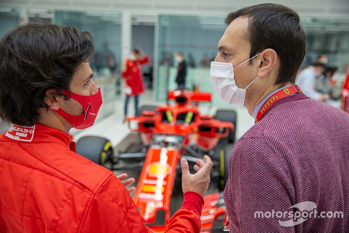 «В такие вещи стараешься не верить». Сайнс рассказал о первом звонке из Ferrari