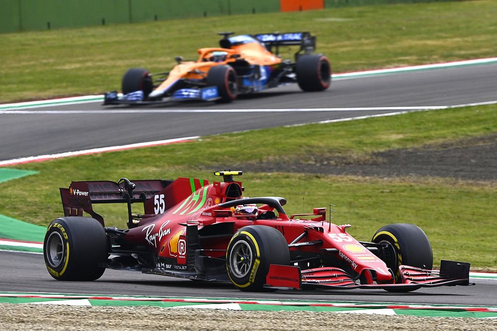 Sainz Optimistis Ferrari Mampu Taklukkan McLaren