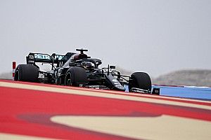 Hamilton uit kritiek op banden van Pirelli voor 2021