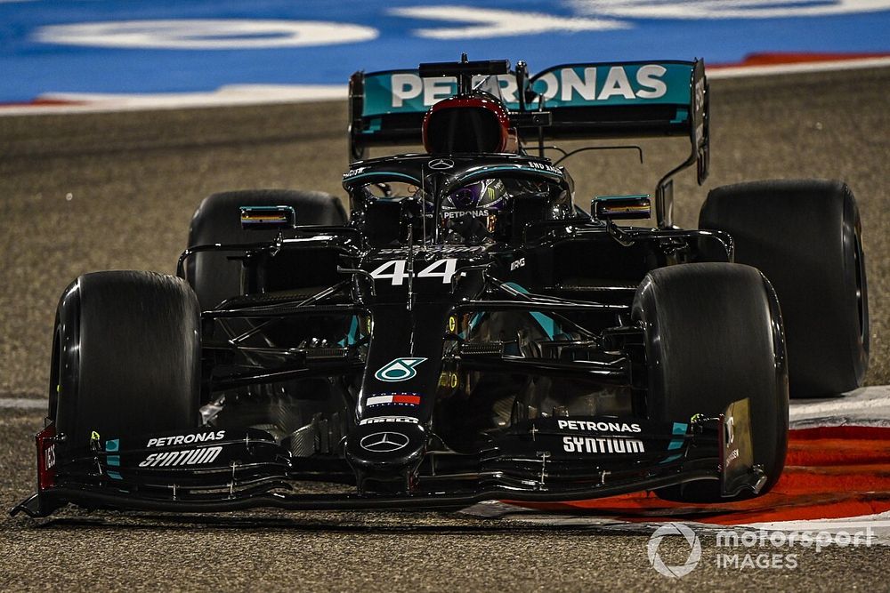 Officieel: Hamilton verlengt contract bij Mercedes met een jaar
