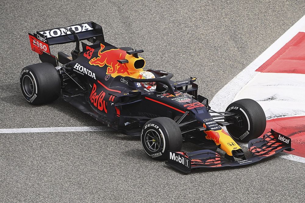 Max Verstappen, Red Bull Racing RB16B 