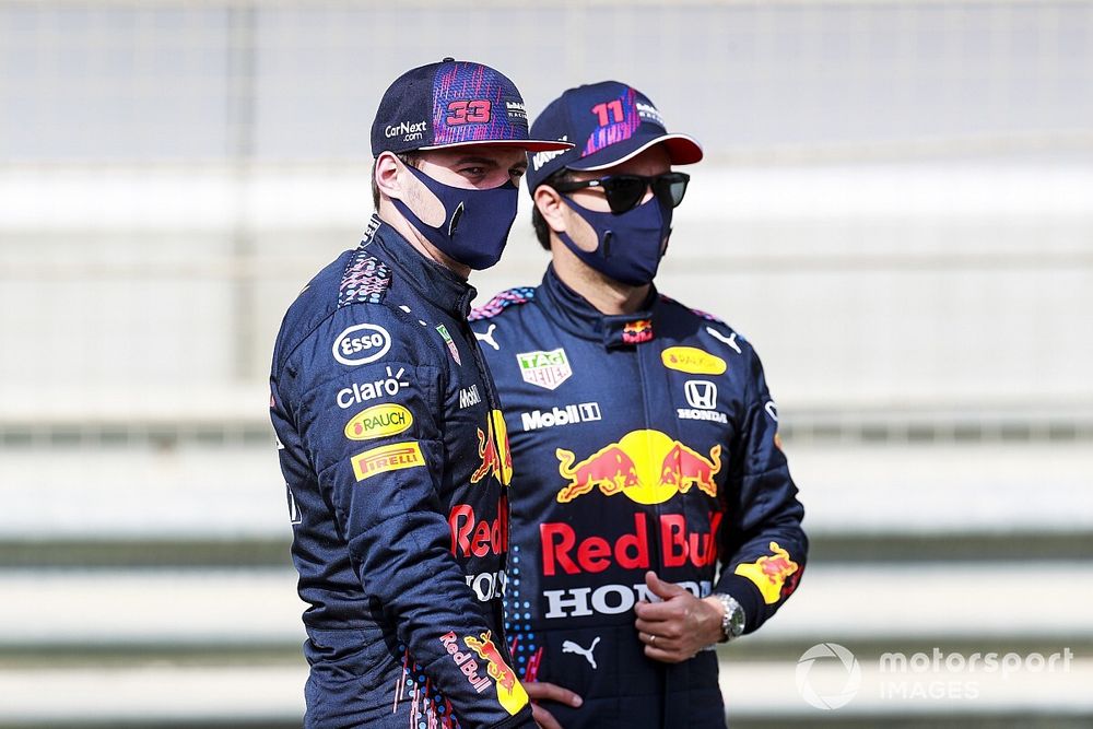 Webber: "Será grandioso si Pérez termina cerca de Verstappen"
