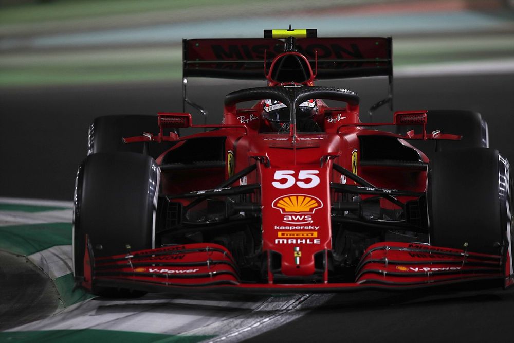 Sainz elogia el circuito de Yeda y el rendimiento del Ferrari SF21