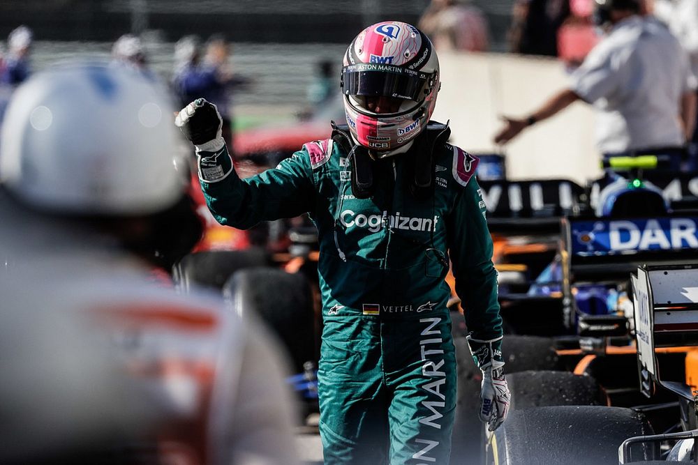Vettel: "Birkaç tur daha olsa Tsunoda'yı zorlayabilirdim"