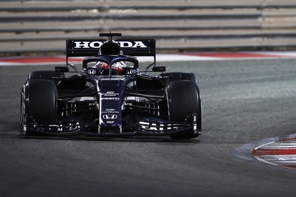 Tsunoda blikt terug op F1-seizoen: "Zoektocht naar zelfvertrouwen"