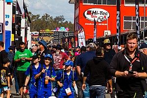 Supercars re-opens paddock to fans
