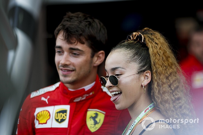 Leclerc-és Ferrar-siker Szingapúrban az időmérő előtt