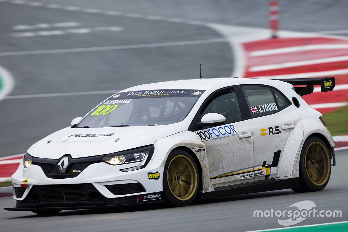 Renault debutta nel WTCR con Young e la Vukovic Motorsport