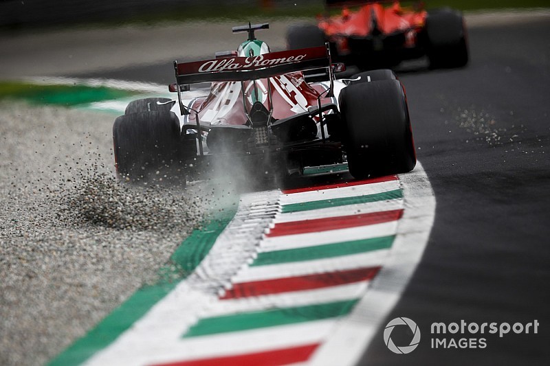 Így dobta el Raikkönen az Alfa Romeót a monzai időmérőn (videó)