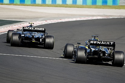 Steiner over klachten Ricciardo: "We zijn hier om te racen"