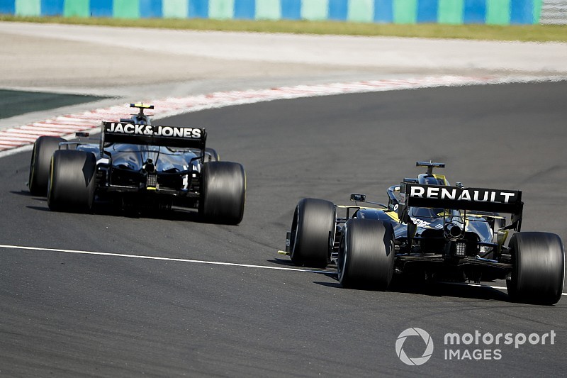 Steiner over klachten Ricciardo: "We zijn hier om te racen"