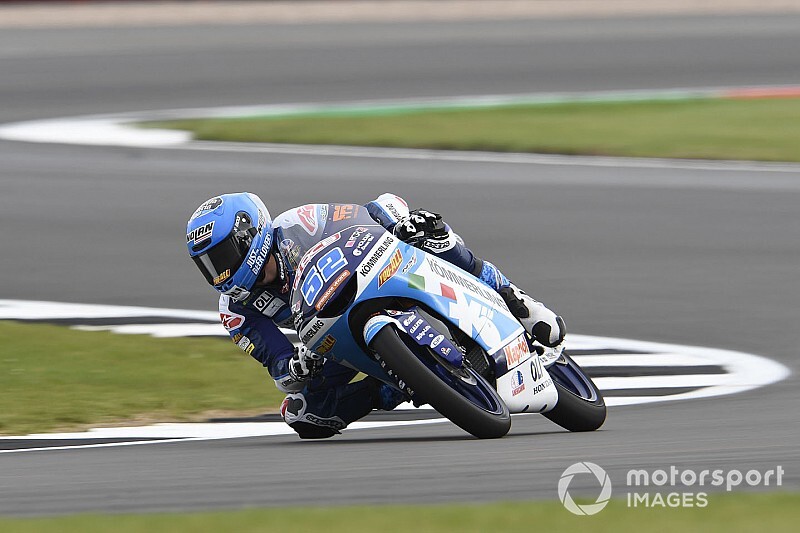 Gresini anuncia el fichaje de Alcoba para su equipo de Moto3