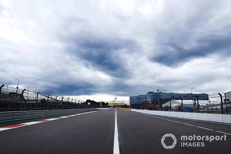 Clouds over the start finish straight