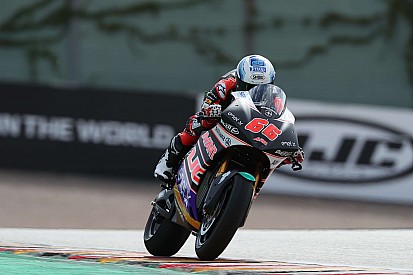 La MotoE du leader du championnat prend feu pendant sa charge