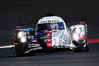 Toyoty poza tr&oacute;jką