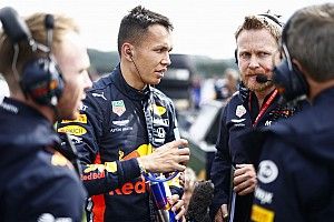 Реакция: Элбон влюбил в себя Red Bull – и вот результат