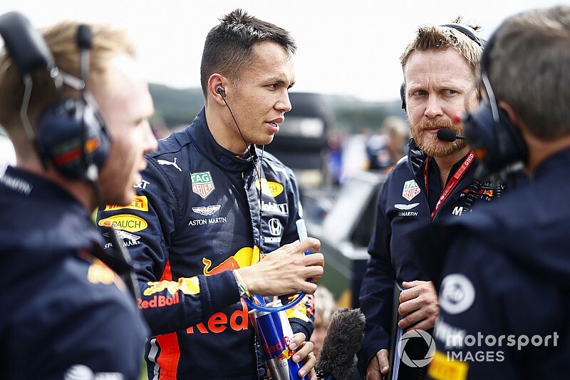 Реакция: Элбон влюбил в себя Red Bull – и вот результат