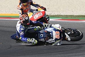 GALERÍA: la caída de Tito Rabat en Misano