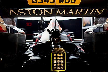 Red Bull segue Mercedes e lançará novo chassi após pausa de agosto