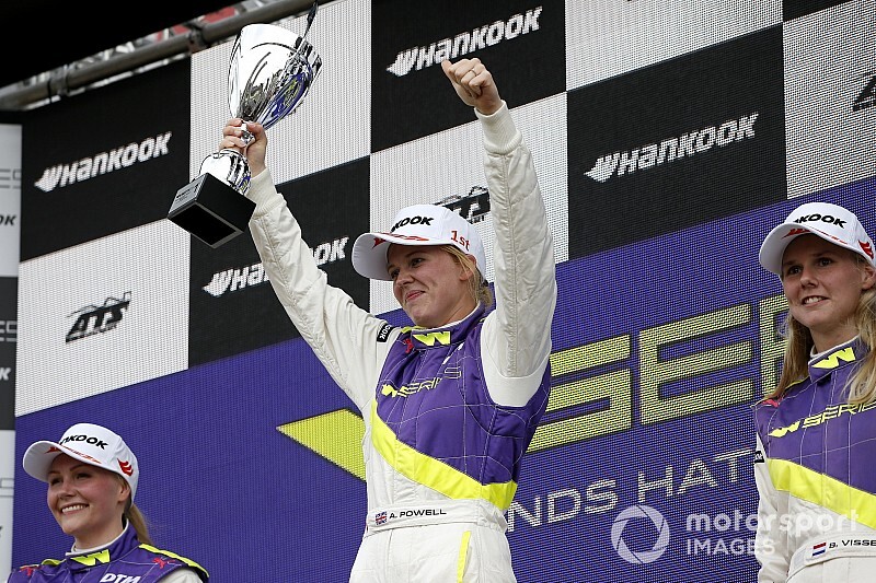 Formula E-autóban bizonyíthat a W Series esélyese