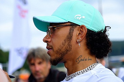 Hamilton szerint a Ferrari tarthatatlan az egyenesekben